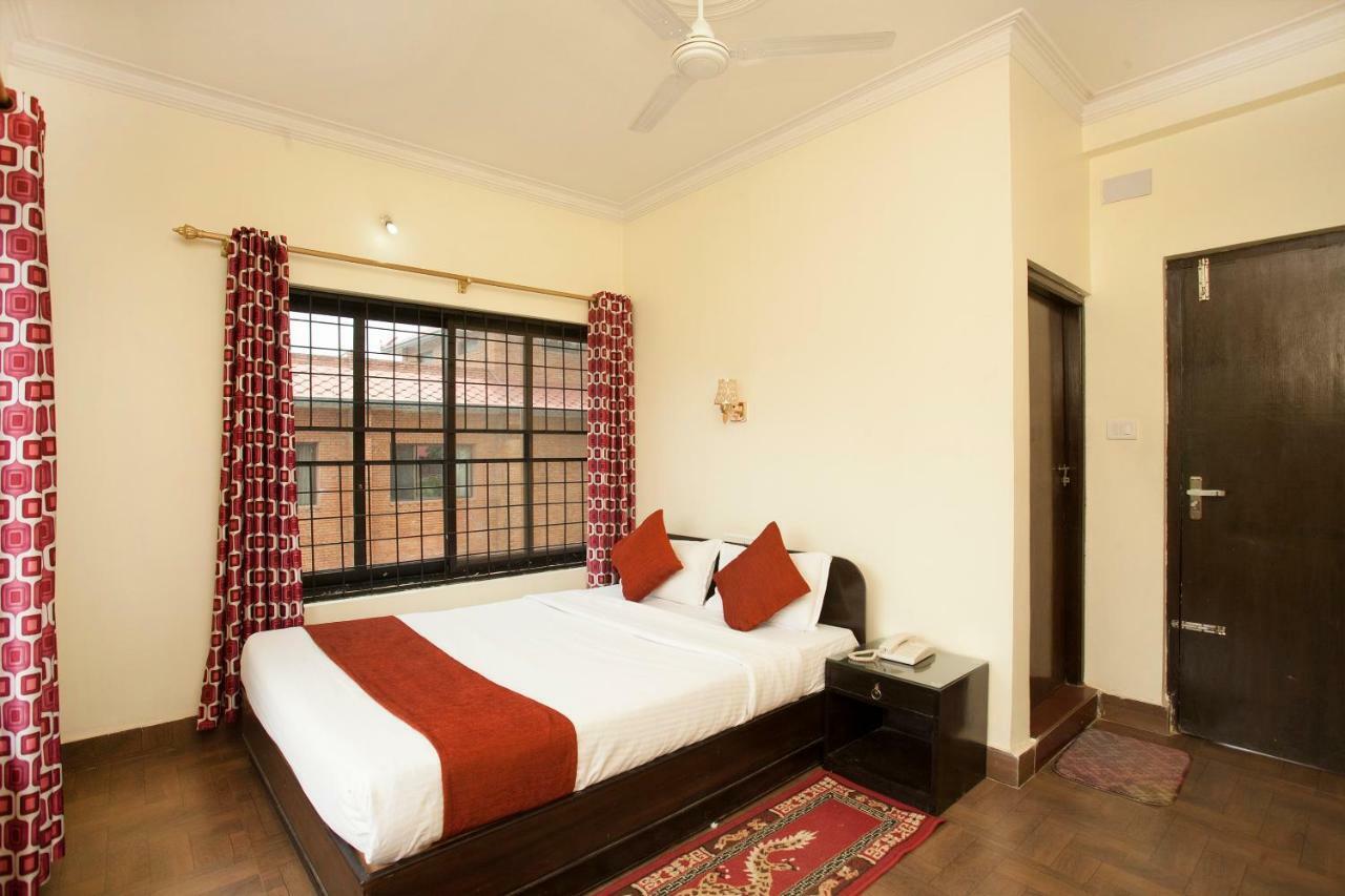 Hotel The Holy Birth Rummindei ภายนอก รูปภาพ